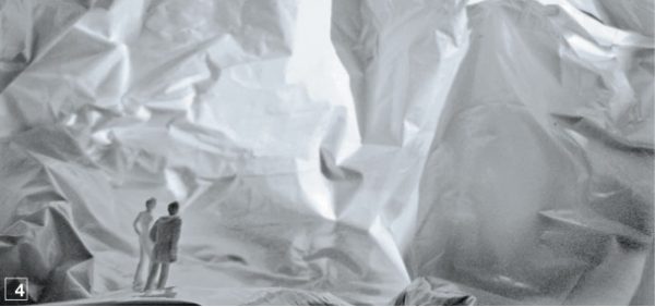 Dans la grotte de glace (grand sac en plastique blanc) (Image: «Bauten, Städte, Landschaften» («Bâtiments, villes, paysages»))