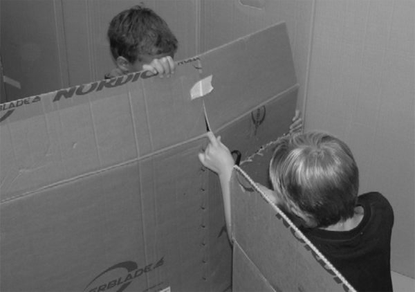 Burg bauen (Bild: Studienwoche “Wir bauen eine Burg”)